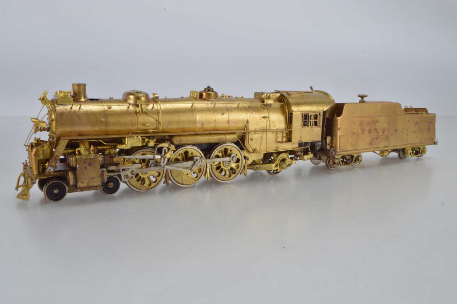 Lot 1021 - Westside Model Company O Gauge live steam brass 4-6-2 locomotive and Tender, USRA Heavy Pacific, with plaque to underside of tender for steamcraft, England No 33