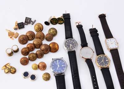 Lot 30 - A collection of watches & military buttons