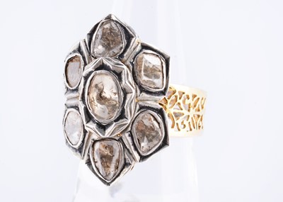 Lot 39 - A polki ring with filagree work shank