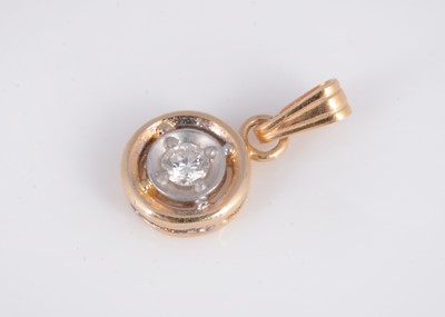 Lot 66 - A 14ct gold diamond pendant