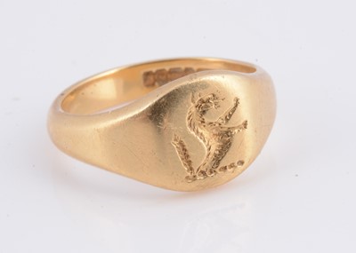 Lot 88 - An Edwardian 18ct gold ladies signet ring