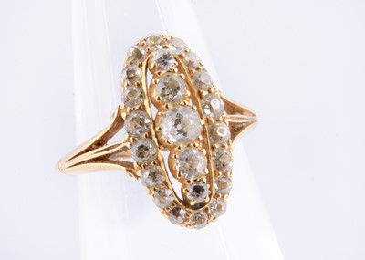 Lot 93 - An 18ct diamond set dress ring