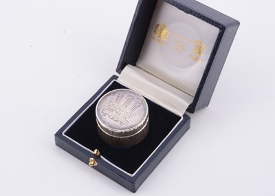 Lot 109 - A modern silver Gerald Benney Prince of Wales circular lidded box