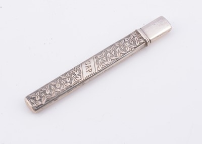 Lot 110 - An Edwardian silver cased pencil