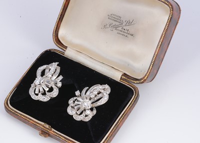 Lot 129 - A pair of Art Deco diamond cluster earrings
