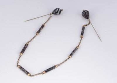 Lot 133 - A glass & chain link cloak pin clasp