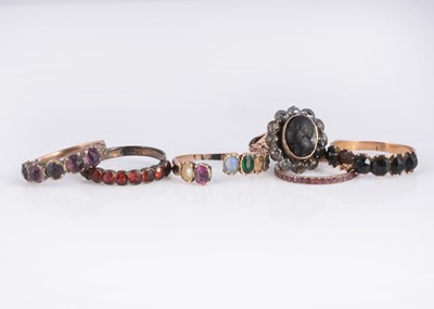 Lot 137 - Six antique gem set rings
