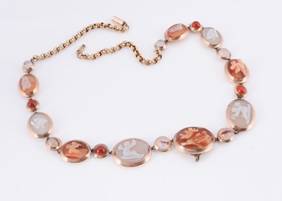 Lot 141 - A 19th century hard stone cameo necklace