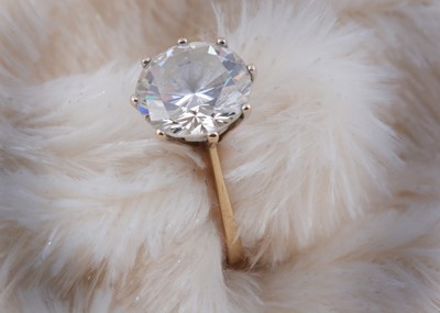 Lot 173 - A 9ct gold cubic zirconia solitaire