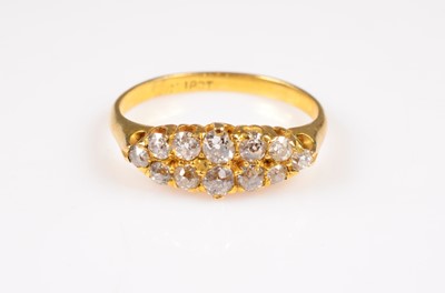 Lot 185 - An Edwardian diamond boat shaped dress ring