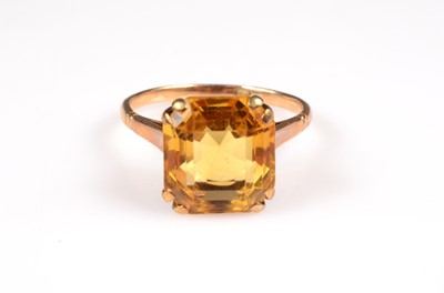 Lot 186 - A 9ct gold Citrine dress ring