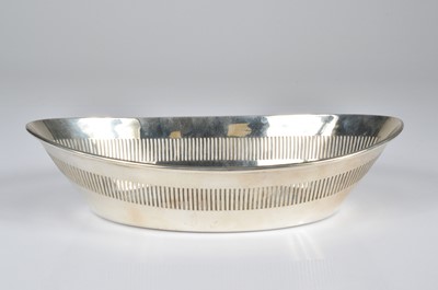 Lot 302 - A silver 1930s bread basket by Viners