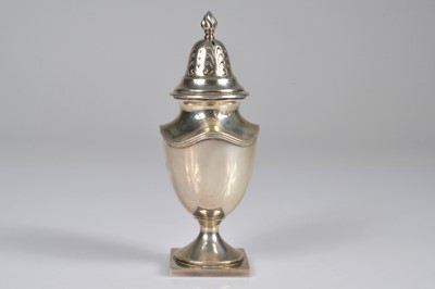 Lot 307 - An Edwardian silver sugar sifter by EJH NH