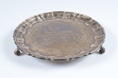 Lot 343 - A George V silver card tray by William Hutton & Sons
