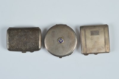Lot 372 - A Victorian silver cigarette case and two Art Deco silver compacts