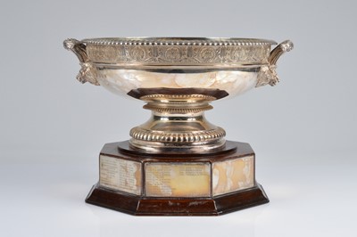 Lot 403 - A 1990s good quality presentation silver trophy bowl from Garrard & Co