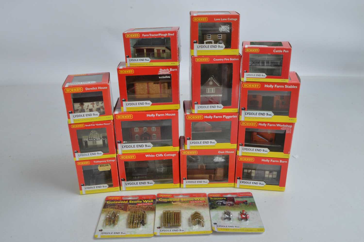 Lot 3 - Hornby N Scale Lyddle End Farm and Country Buildings and Accessories (18)