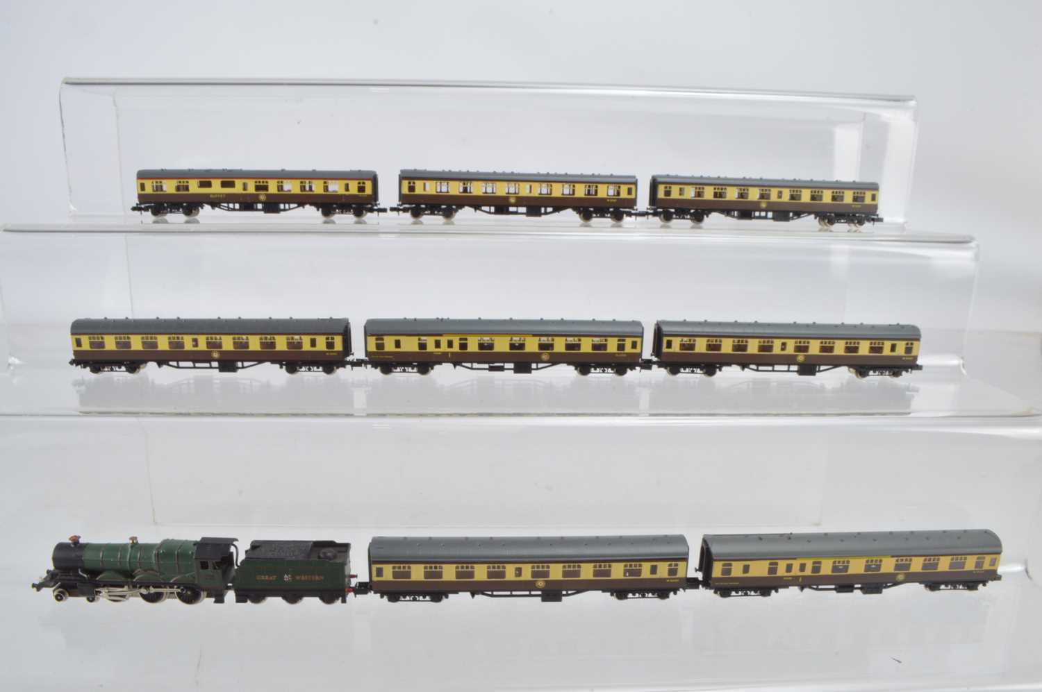 Lot 29 - Graham Farish N Gauge GWR Steam Locomotive and BR Western Region Coaches (9)