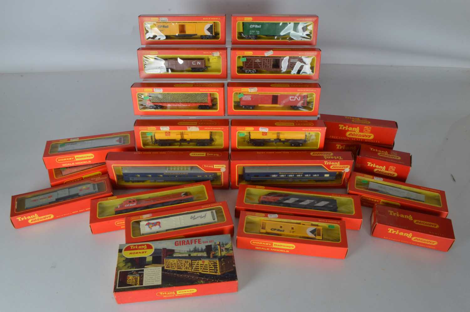Lot 60 - Tri-ang Railways and Tri-ang Hornby and early Hornby 00 Gauge Transcontinental Locomotives and Passenger and Goods Rolling Stock (24)