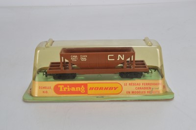 Lot 60 - Tri-ang Railways and Tri-ang Hornby and early Hornby 00 Gauge Transcontinental Locomotives and Passenger and Goods Rolling Stock (24)