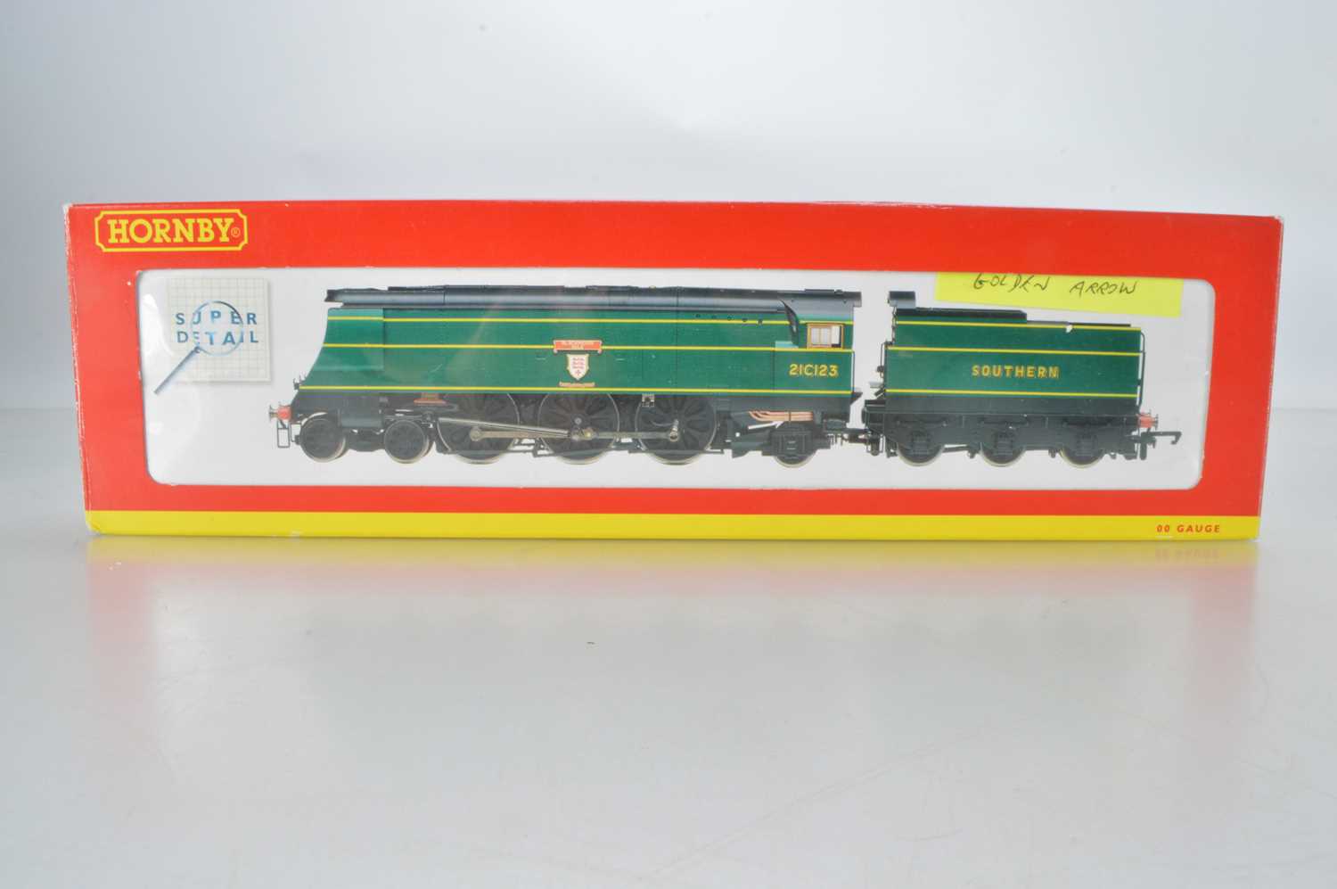 Lot 73 - Hornby (China) boxed 00 Gauge R2219 SR Malachite green West Country Class 21C123 'Blackmoor Vales' with Golden Arrow insignia to sides and front