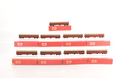 Lot 379 - Hornby-Dublo 00 Gauge 2-Rail Super Detail boxed BR maroon Super Detail Suburban Coaches (9)