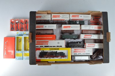 Lot 513 - Continental HO Gauge Steam Locomotives Coaches Goods Wagons and Track Accessory Signals (21)