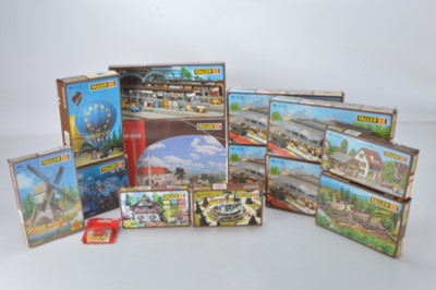 Lot 514 - Faller HO Scale Trackside Kits and Accessories (14)