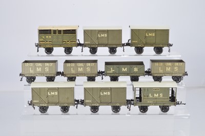 Lot 564 - Bassett Lowke O Gauge Rolling Stock, (10)