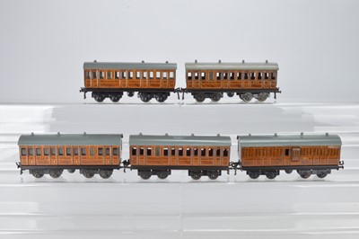Lot 566 - Bassett Lowke O Gauge LNER coaches (5)