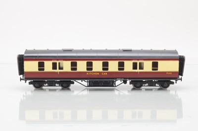 Lot 586 - Believed to be Exley O Gauge BR Maroon and cream Kitchen Car No M332 with plaque to underside 'C22 RHD NE4460P