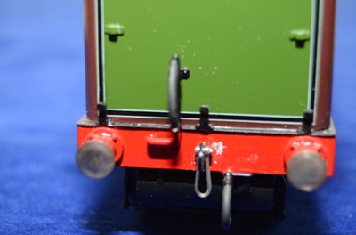 Lot 645 - A Martin Finney O Gauge Finescale kit LSWR T9 (London and South Western Railway) No 117 4-4-0 locomotive and tender accredited as built and painted by Chris Weston with Alan Harris Wheels