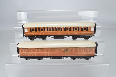 Lot 673 - ACE Trains O Gauge modern issue LNER Coaches  (2)