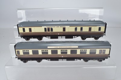 Lot 675 - ACE Trains O Gauge Modern Issue GWR (Great Western Railway), Buffet Car, No 9676 and Full Brake, No 295, in original boxes (2) 