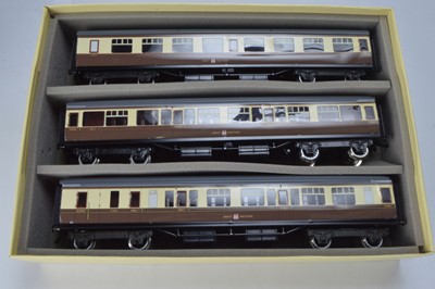 Lot 745 - ACE Trains Modern Issue O Gauge C/12 triple coach B SET (3 Coaches)