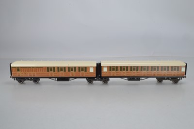 Lot 758 - ACE Trains Modern Issue O Gauge C/6 LNER articulated Coach Set (2 coaches)