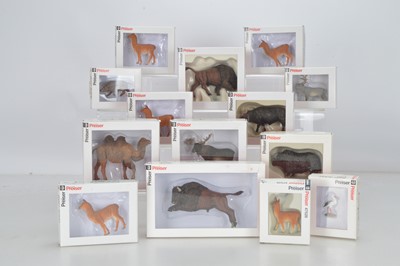 Lot 843 - Preiser Elastolin G Scale Trackside Figures American Wild Animals and Others (14 Packs)