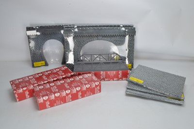 Lot 845 - G Scale LGB Truss Bridges and Noch Tunnel Portals and Quarry Walls (11)