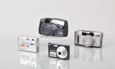 Lot 407 - A Group of Compact Cameras