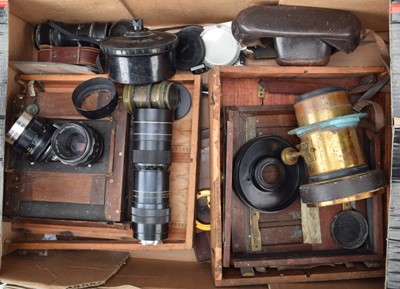 Lot 414 - A Tray of Camera Related Items