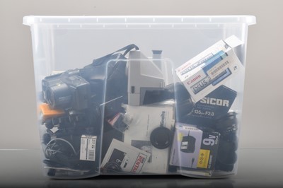 Lot 454 - Cameras and Camera Related Accessories
