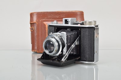 Lot 487 - A Mizuho Six Model II B Folding Camera