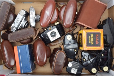 Lot 492 - A Tray of Viewfinder Cameras