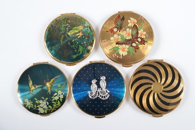 Lot 680 - Five circular Kigu slimline compacts c1930
