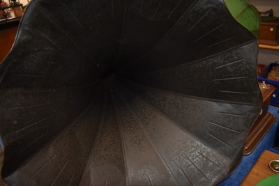 Lot 22 - Horn gramophone