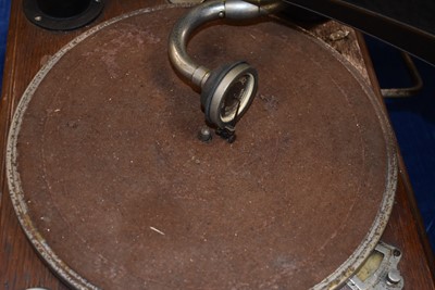 Lot 22 - Horn gramophone