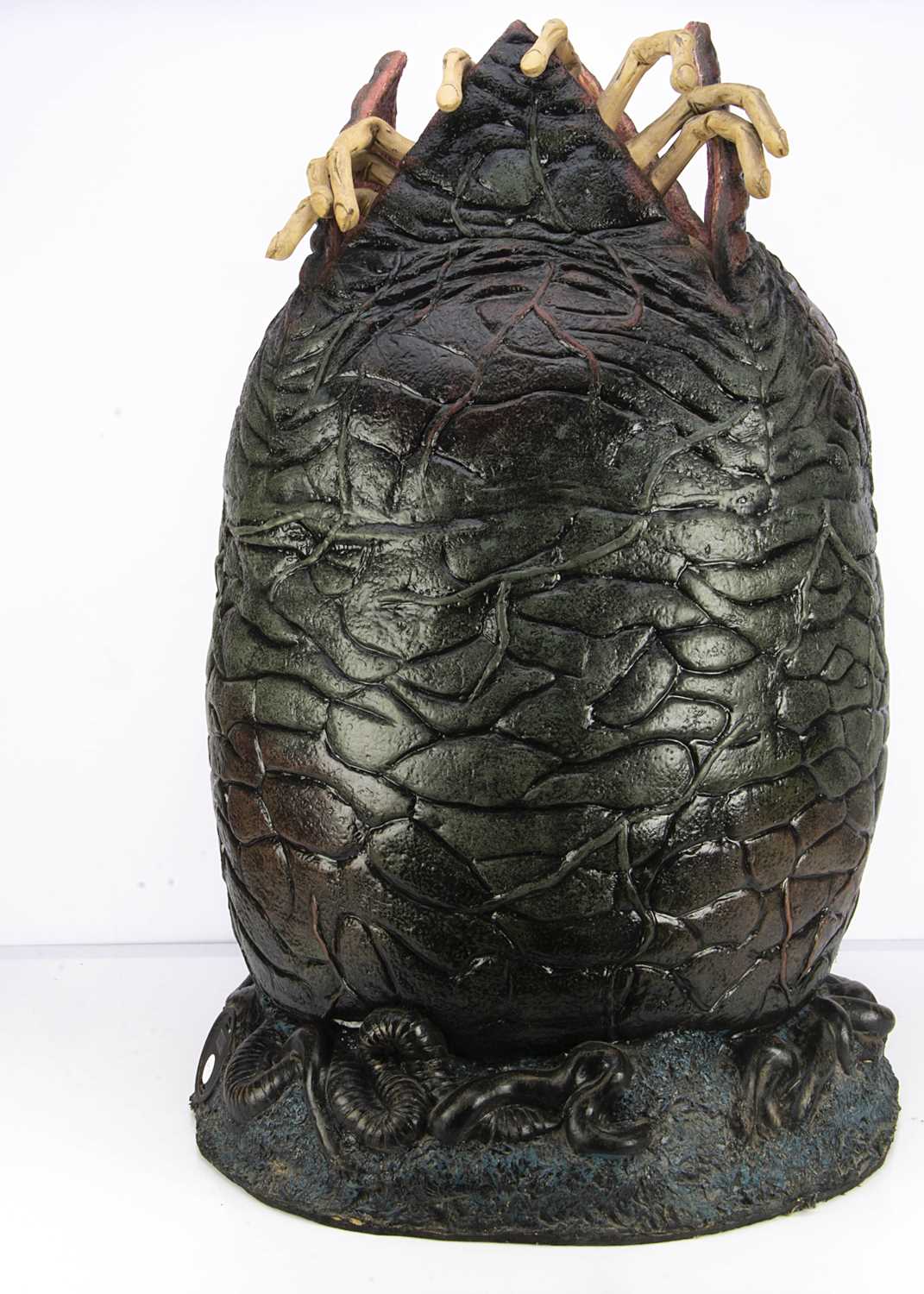 Lot 215 - NECA Aliens Life Size Xenomorph Egg