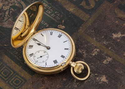 Lot 45 - An early 20th century full hunter 18ct gold pocket watch from Goldsmiths & Silversmiths