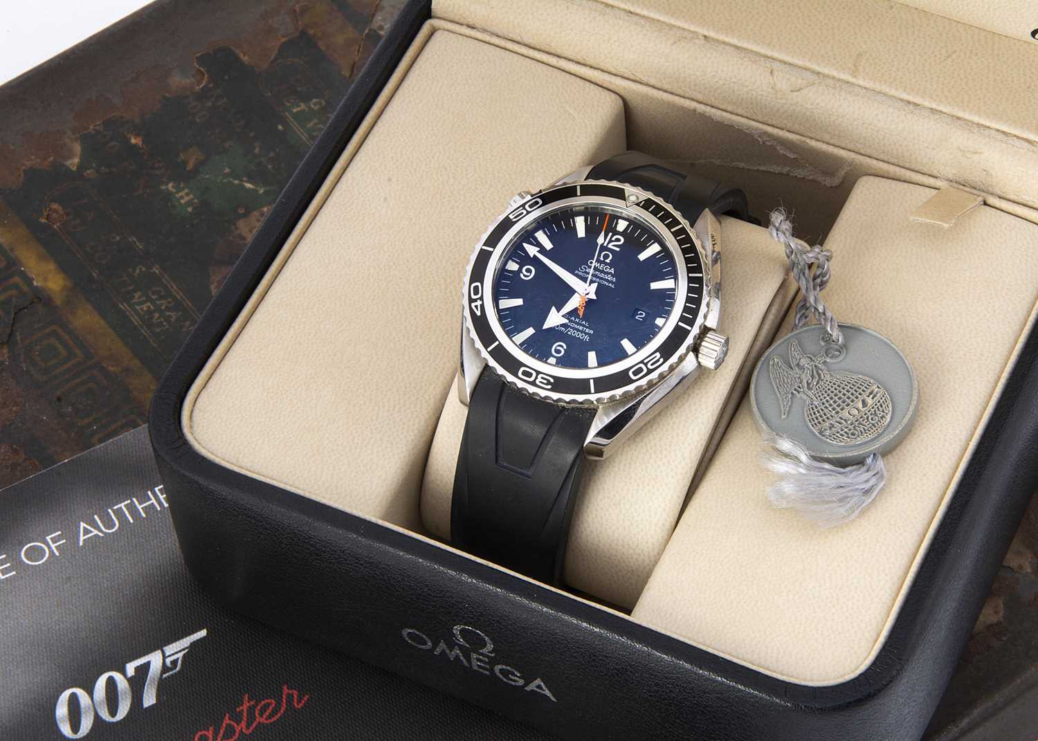 Lot 156 - A modern Limited Series Omega James Bond 007 Seamaster Master Co-Axial Chronometer automatic stainless steel wristwatch Full Set