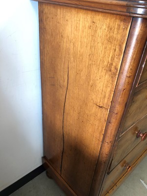Lot 19 - A 19th century mahogany chest of drawers